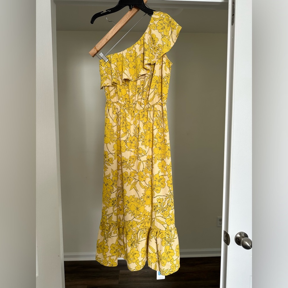 NWT - Cupshe One Shoulder Ruffle Dress - Size Small